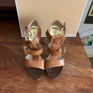 Micheal Kors size 8